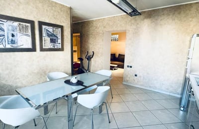 Alquiler de un acogedor piso de 2 habitaciones, 56 m², en el centro de Belgrado, Serbia